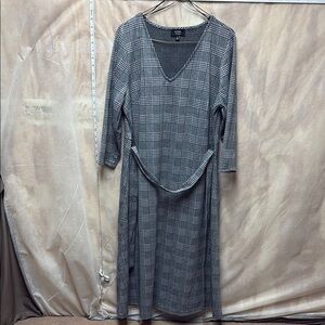 MSK Gray Sheath Dress V-Neck 3/4 Sleeve